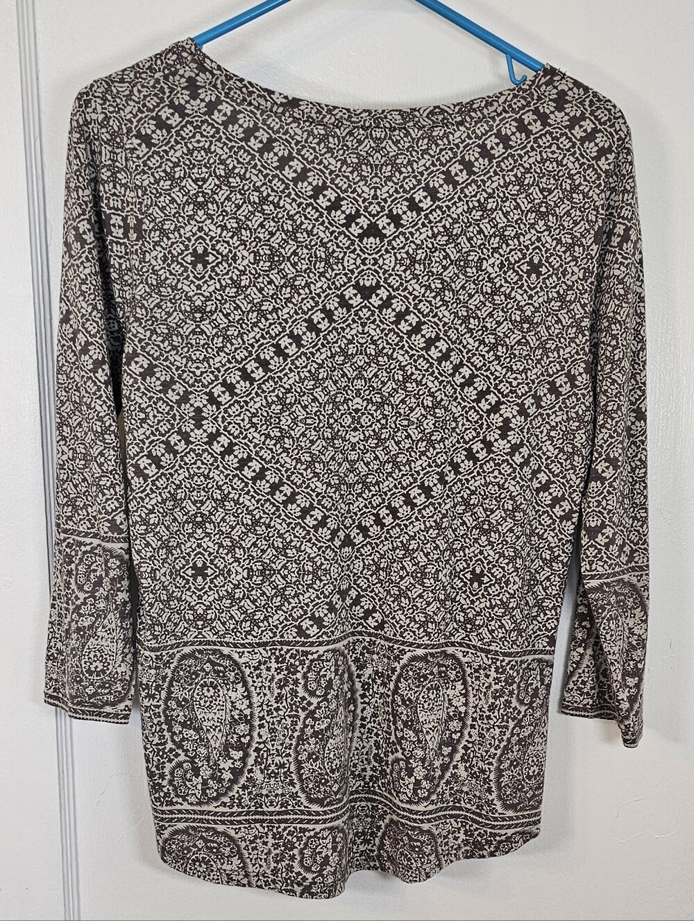 Lucky Brand Geometric Paisley Print Gray & White 3/4 Sleeve Blouse - Picture 2 of 7